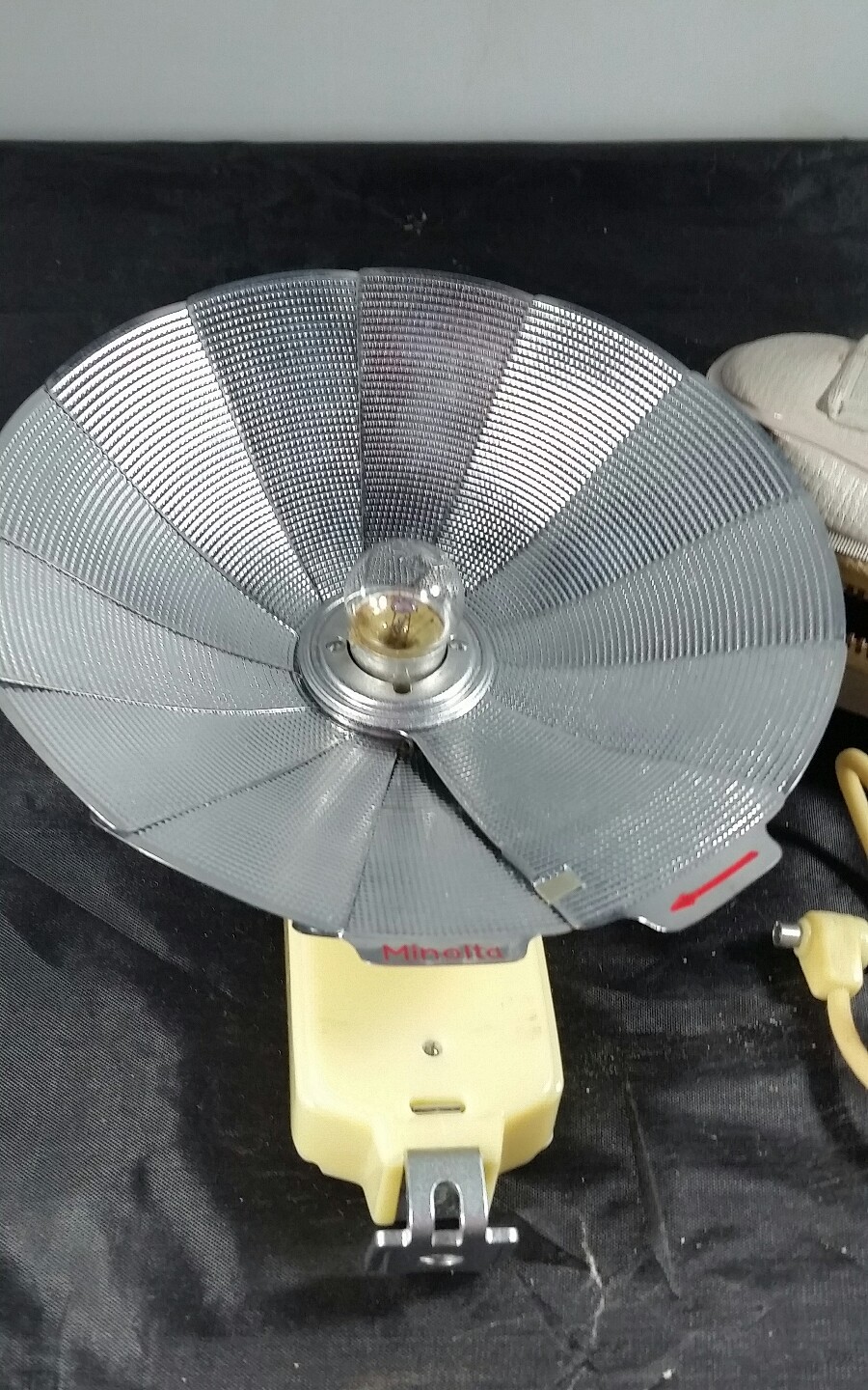 Vintage Minolta Flash with Articulated Reflector
