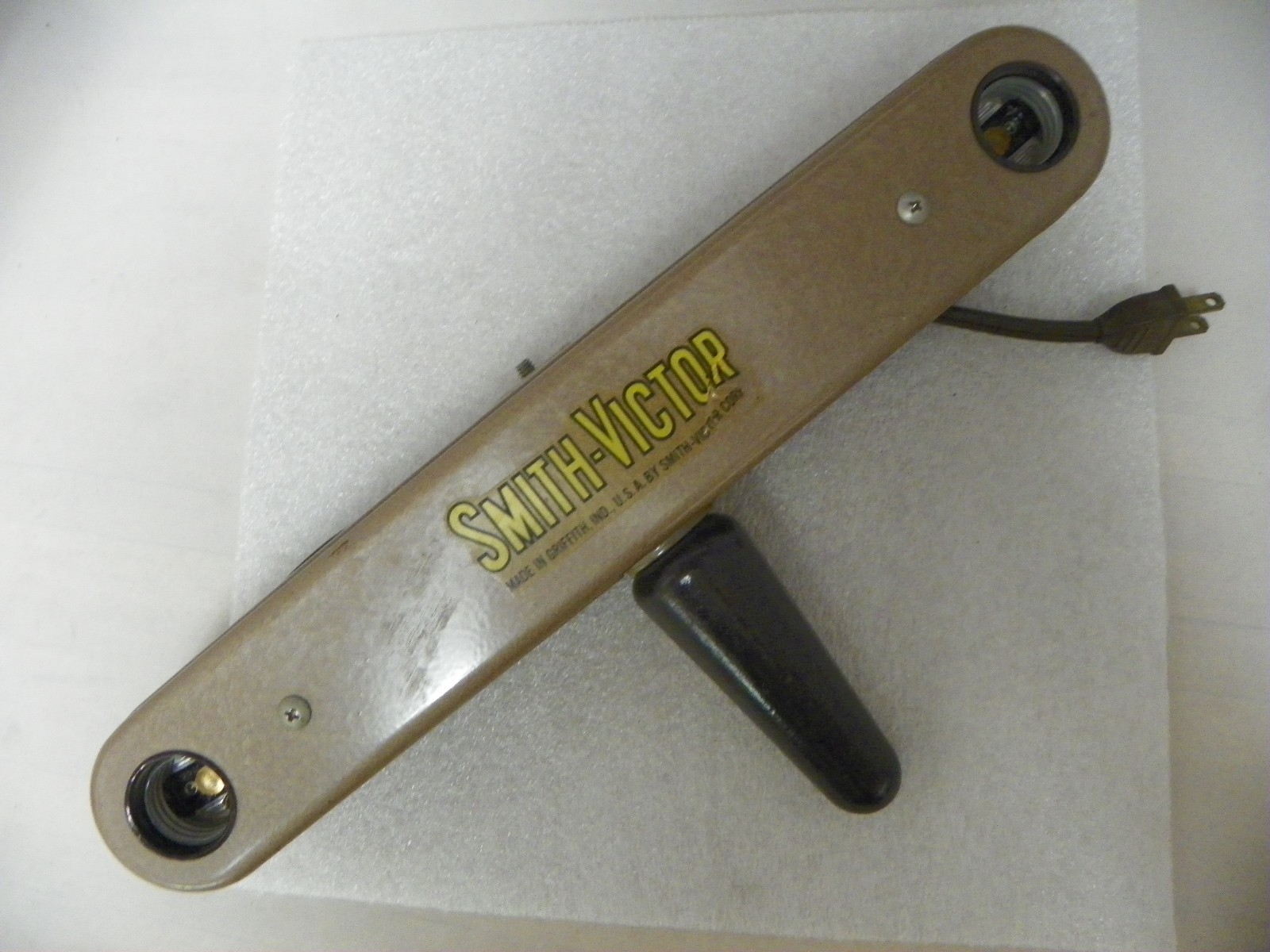 Vintage Smith-Victor L2 Indoor Light Bar ~ Photo – Camera ~ Dual Bulb ~ Works