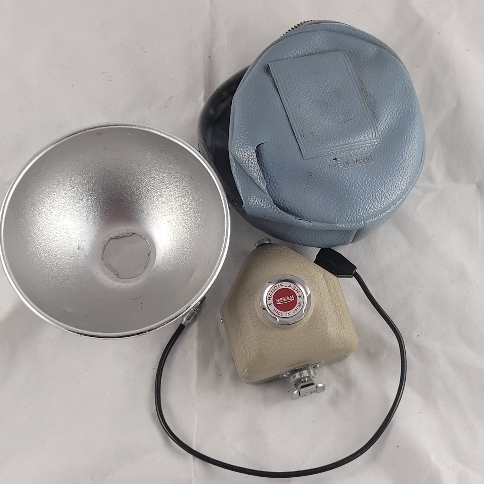 Vintage Minicam Handiflash Synchron Jr Flash Bulb Housing w/Cord & Case Retro