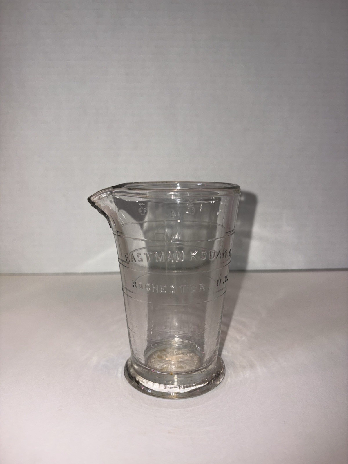 Vintage Eastman Kodak ConPhotographic 4 oz Glass Measuring Beaker Rochester NY