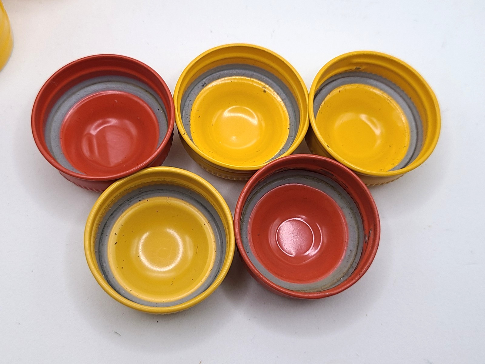 5 Kodak 35mm Metal Film Canisters YELLOW with LIDS – Preowned Vintage (w)