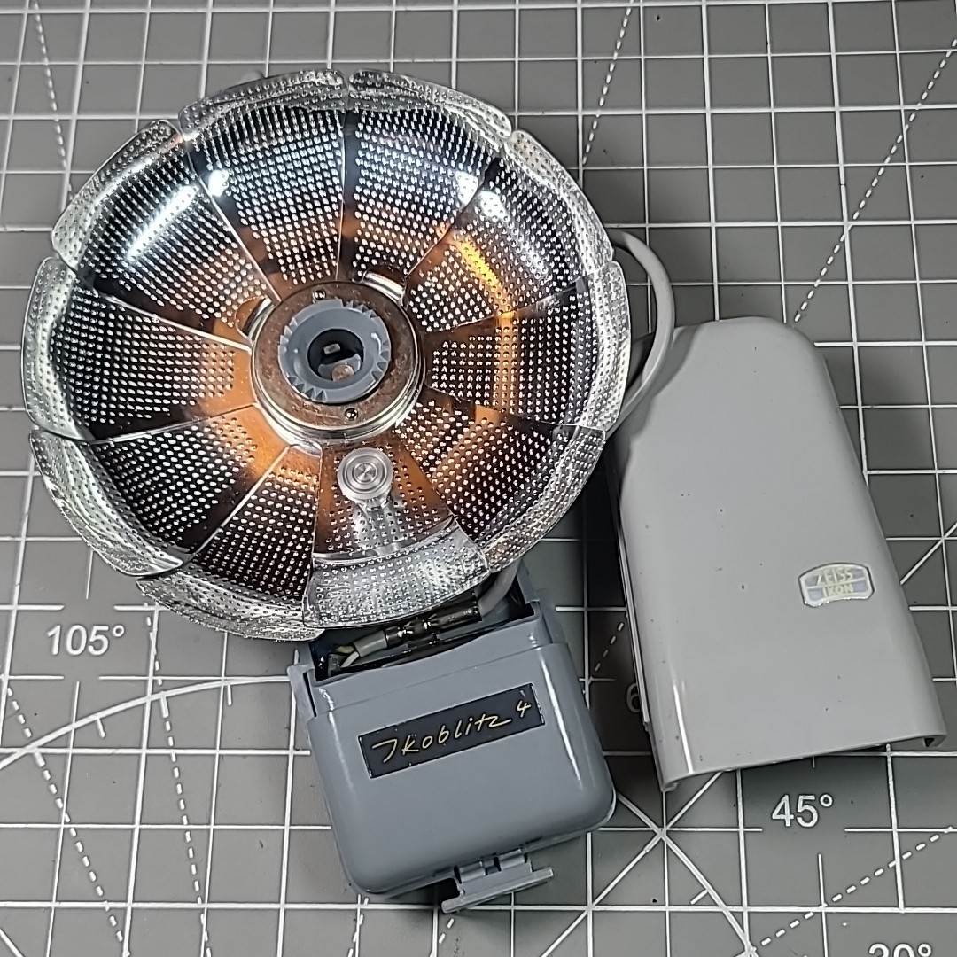 Vintage Zeiss Ikon Ikoblitz 4 Camera Flash Unit