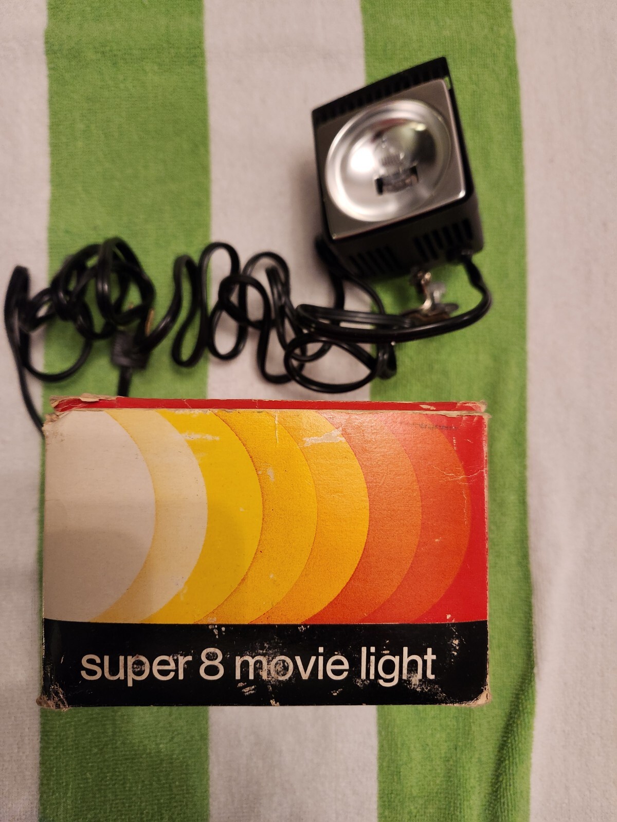 Working Penneys Pennecrest Super 8 Movie Light 650 Watt Quartz Lamp/Flood/Spot