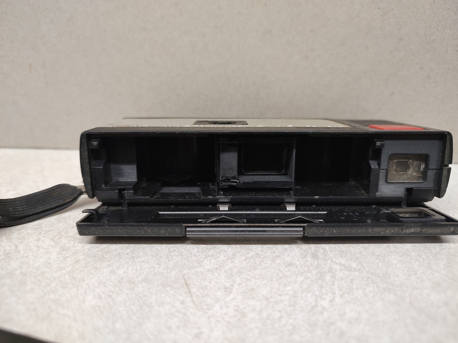 Vintage Kodak Pocket Instamatic 20 Camera Takes 110 Film Made in USA untested