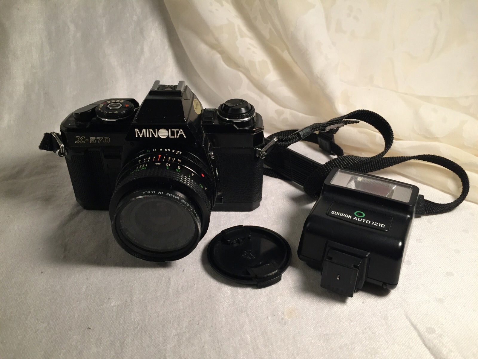 Minolta X-570 35MM SLR Camera &MD Celtic Telephoto Camera Lens SunPak Auto Flash