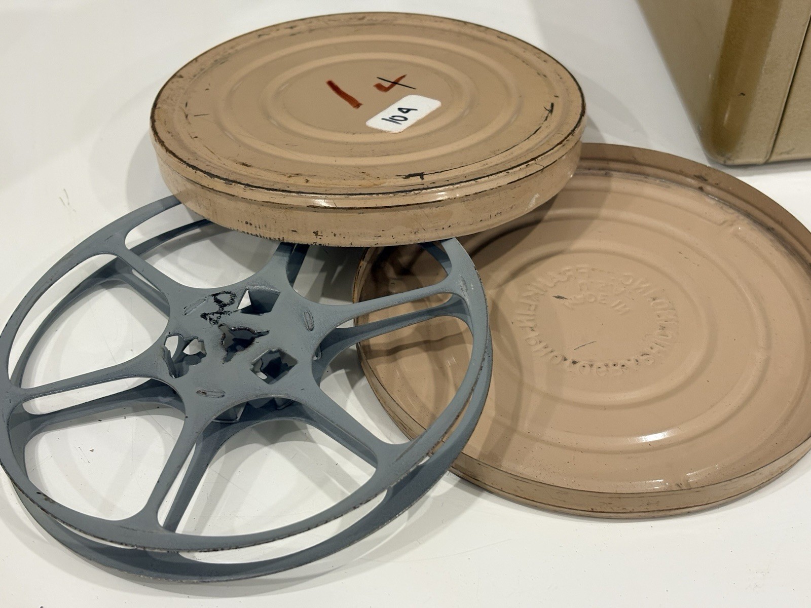 Vintage Kenco 8mm Movie Film Reel Storage Box W/ 12 Canisters & 11 Reels No Film