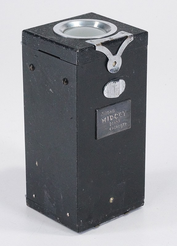 MISUZU MIDGET JILONA ENLARGER, LATCH FOR BOTTOM DOOR IS BROKEN/226000
