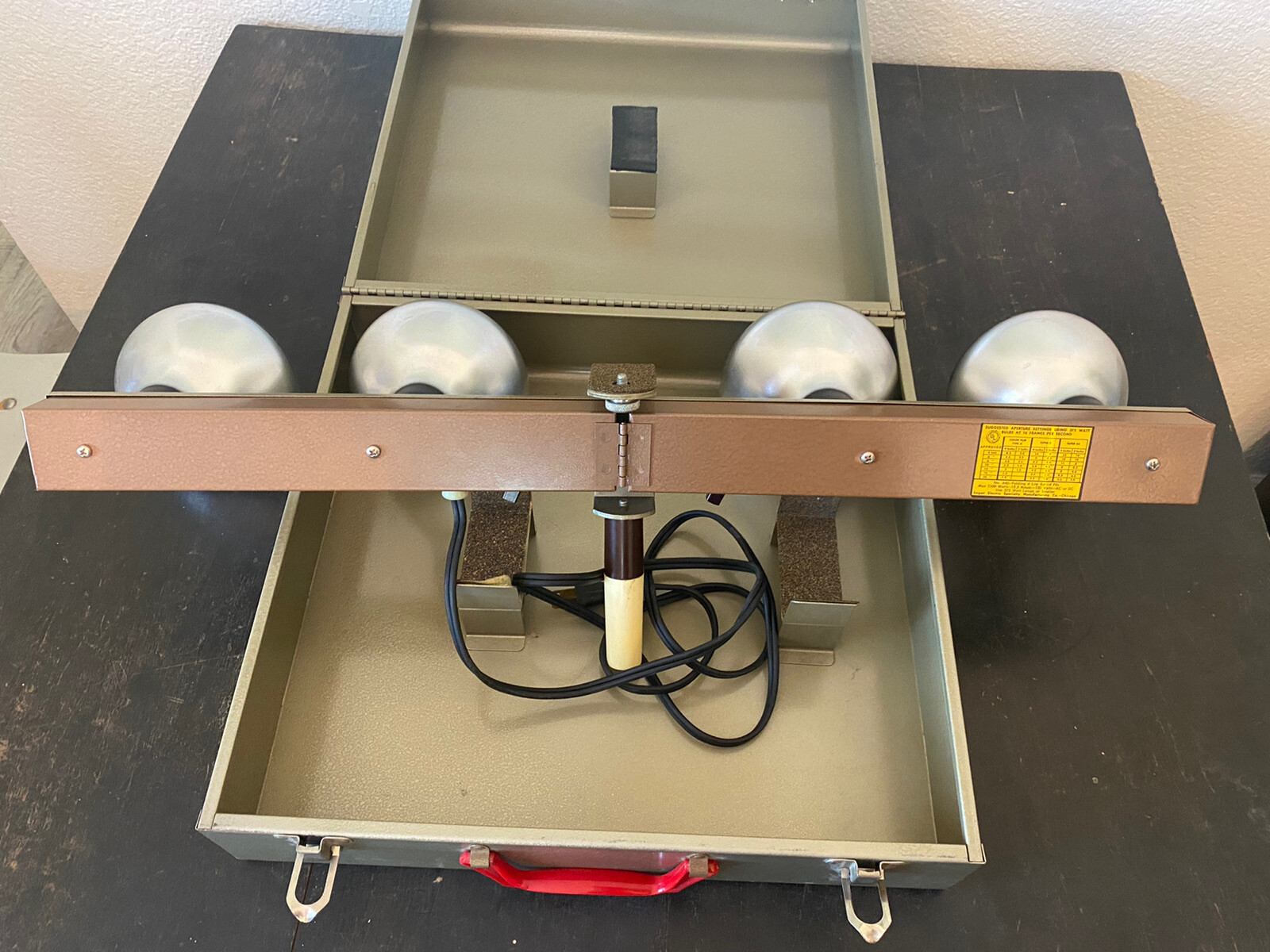 Vintage Working Folding Light Bar R-375 W/ Case & 4 Bulbs Logan Electric