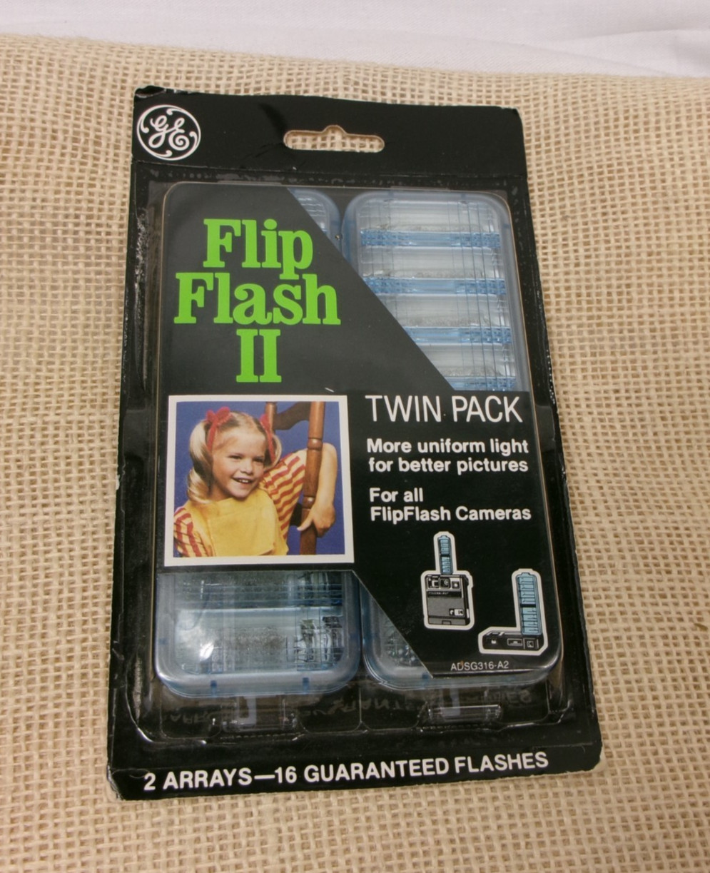 GE Flip Flash II Twin Pack Original Packaging 16 Flashes New Old Stock