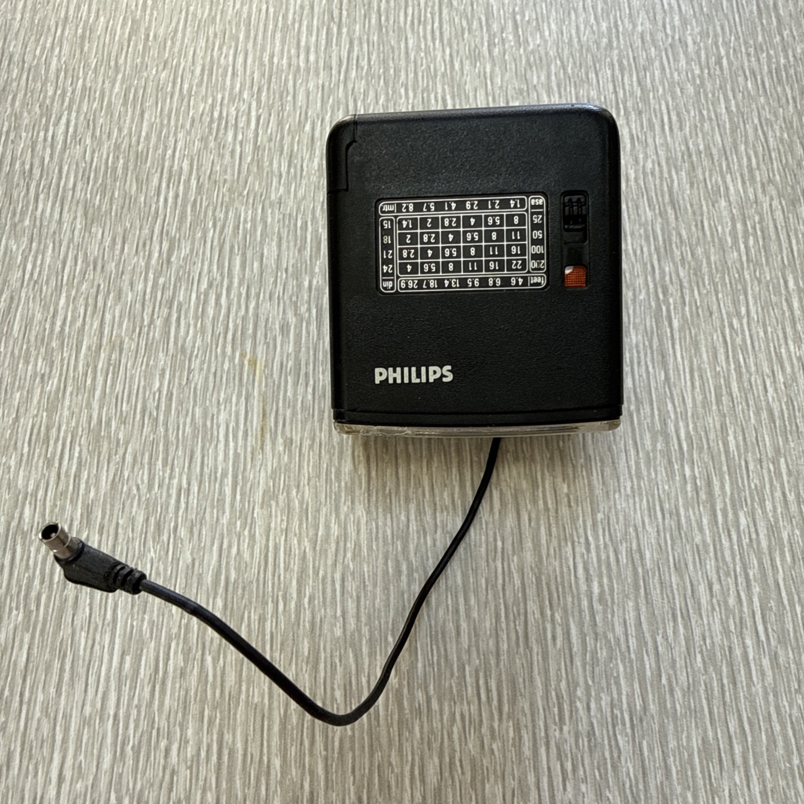 Vintage Phillips Flash Cube 23B with Connecting Wire Untested Sold As-Is