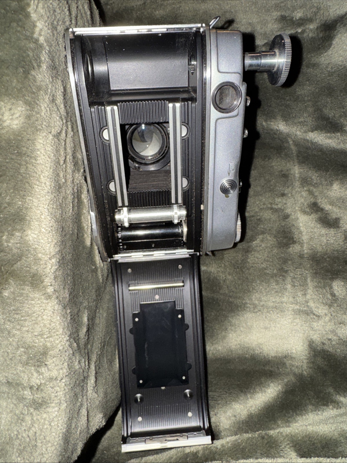 Kodak Retina IIIc w Kodak Bag, Kodalite Flasholder, Bulbs, And Light Reader.