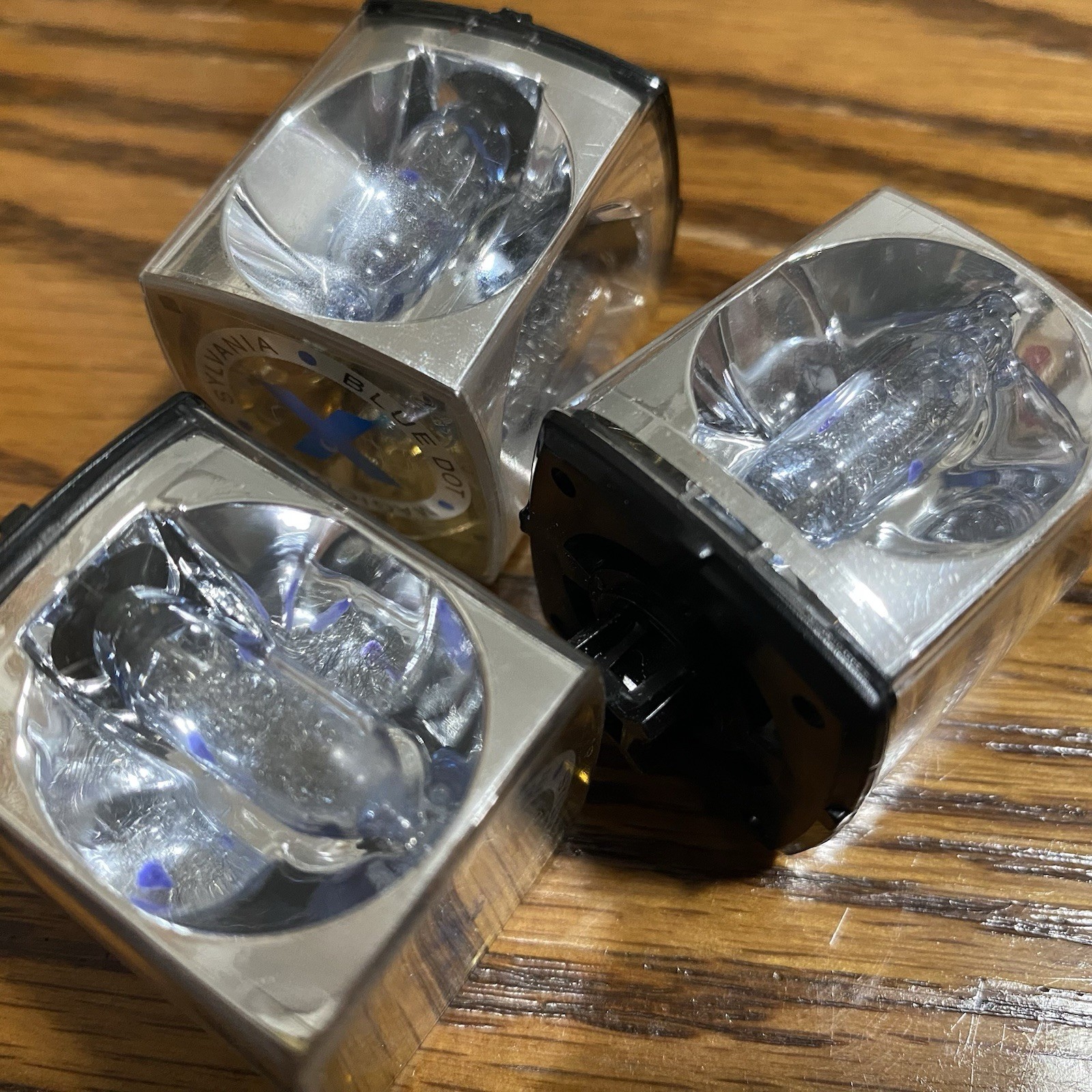 Sylvania Blue Dot Magic Cube Set of 2 *UNKNOWN CONDITION *FOR PARTS