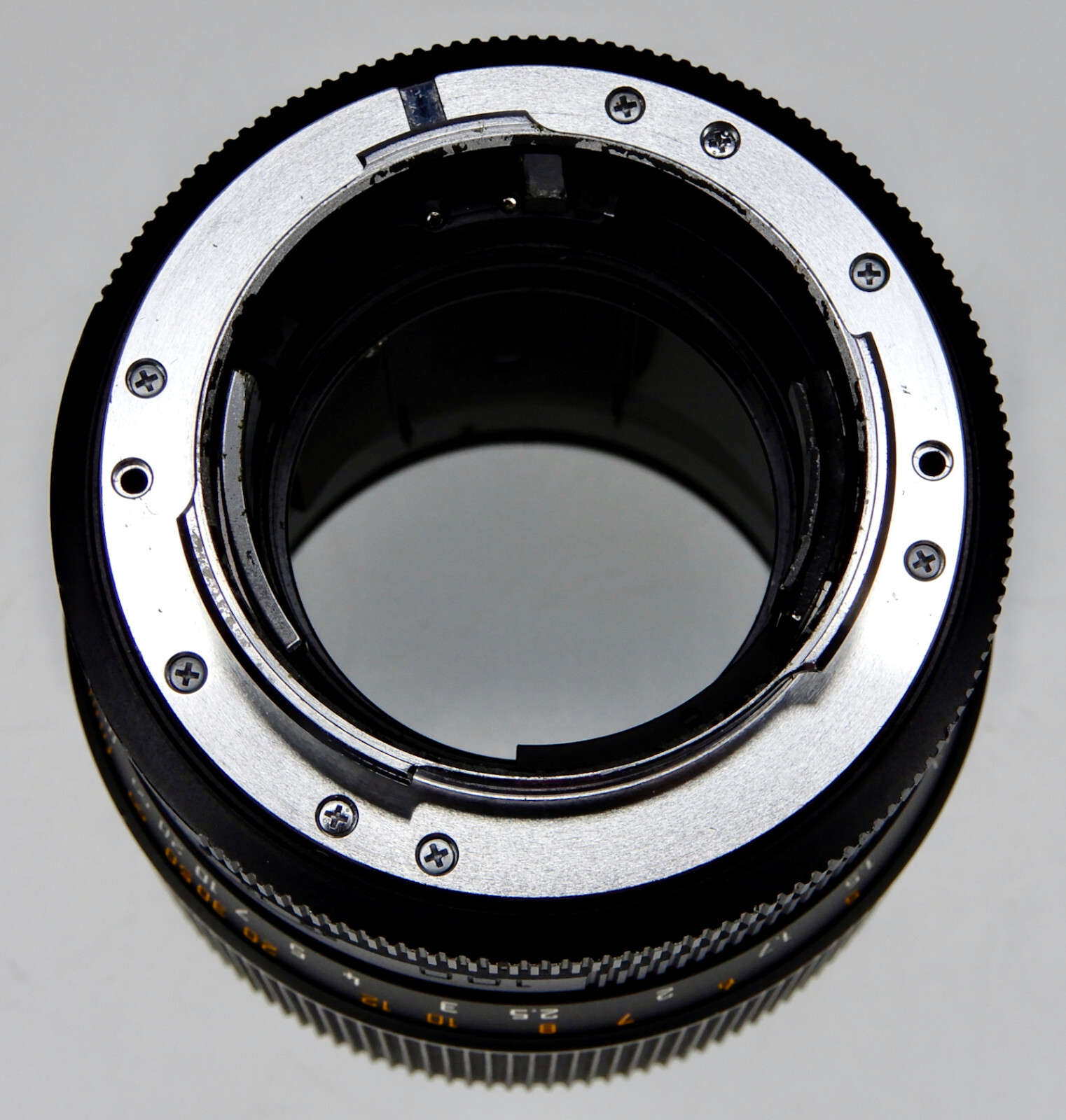 Leica Focusing Helicoid for 100mm f2.8 APO-Macro-Elmarit-R ………… Minty