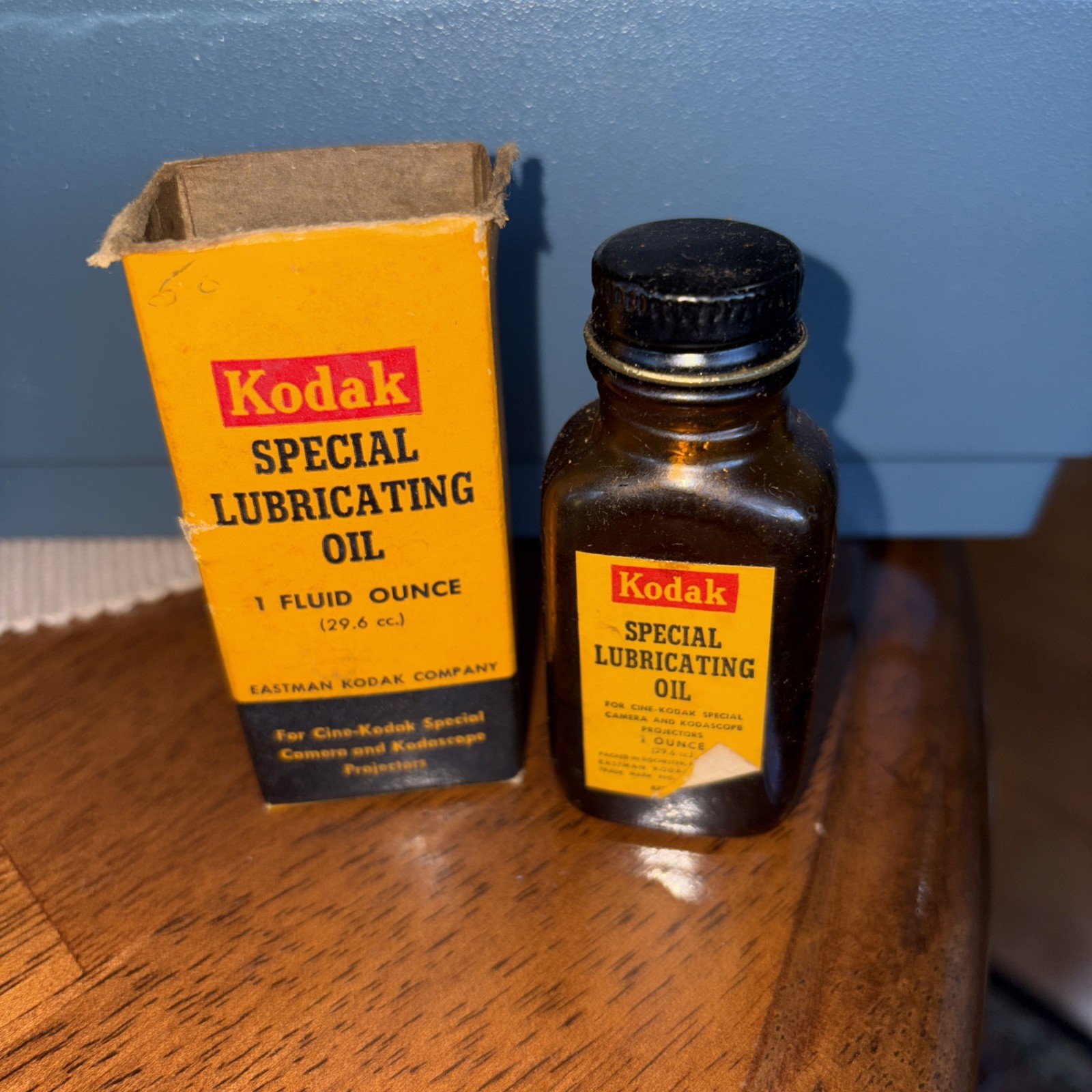 EASTMAN KODAK COMPANY Special 1 Oz Bottle Lubricating Oil in Original Box #5409