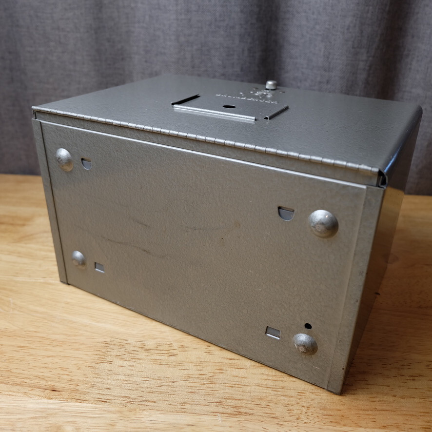 Vintage Brumberger Metal 8mm Film Case w/ 12 Empty 5″ Diameter Reels