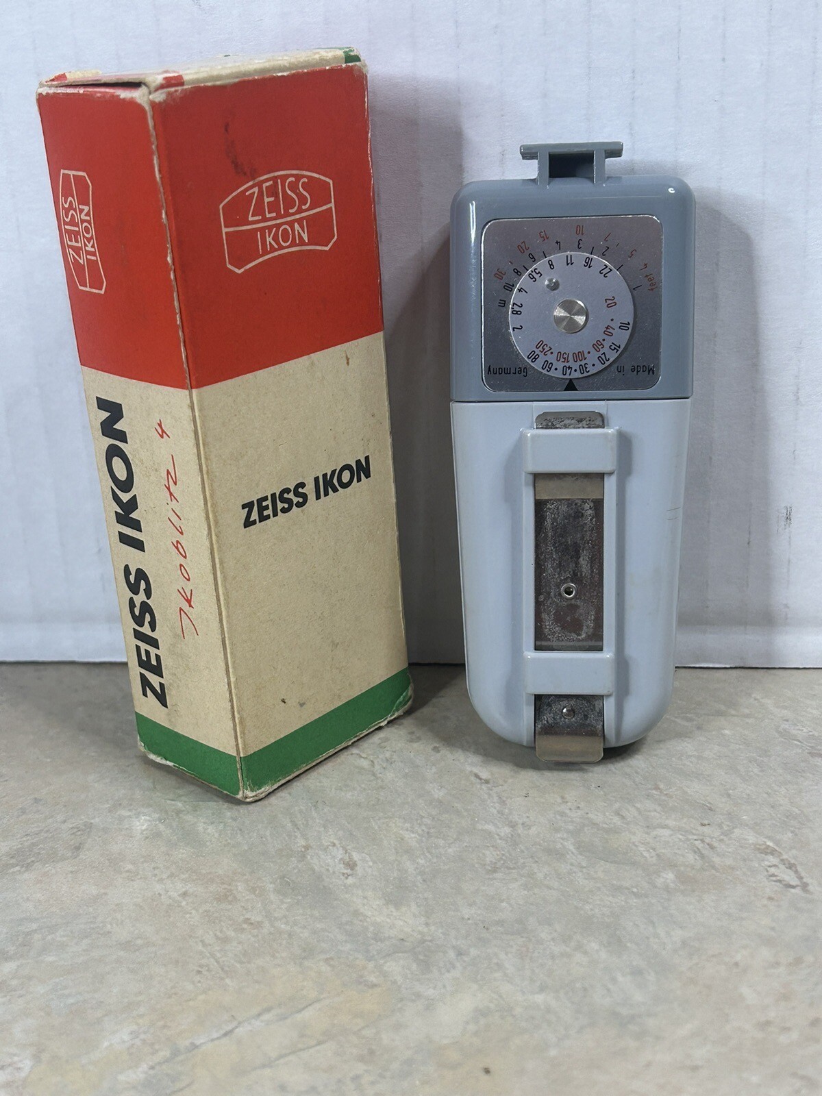 Vintage ZEISS IKON Ikoblitz 4 in Original Box Germany, No Bulb
