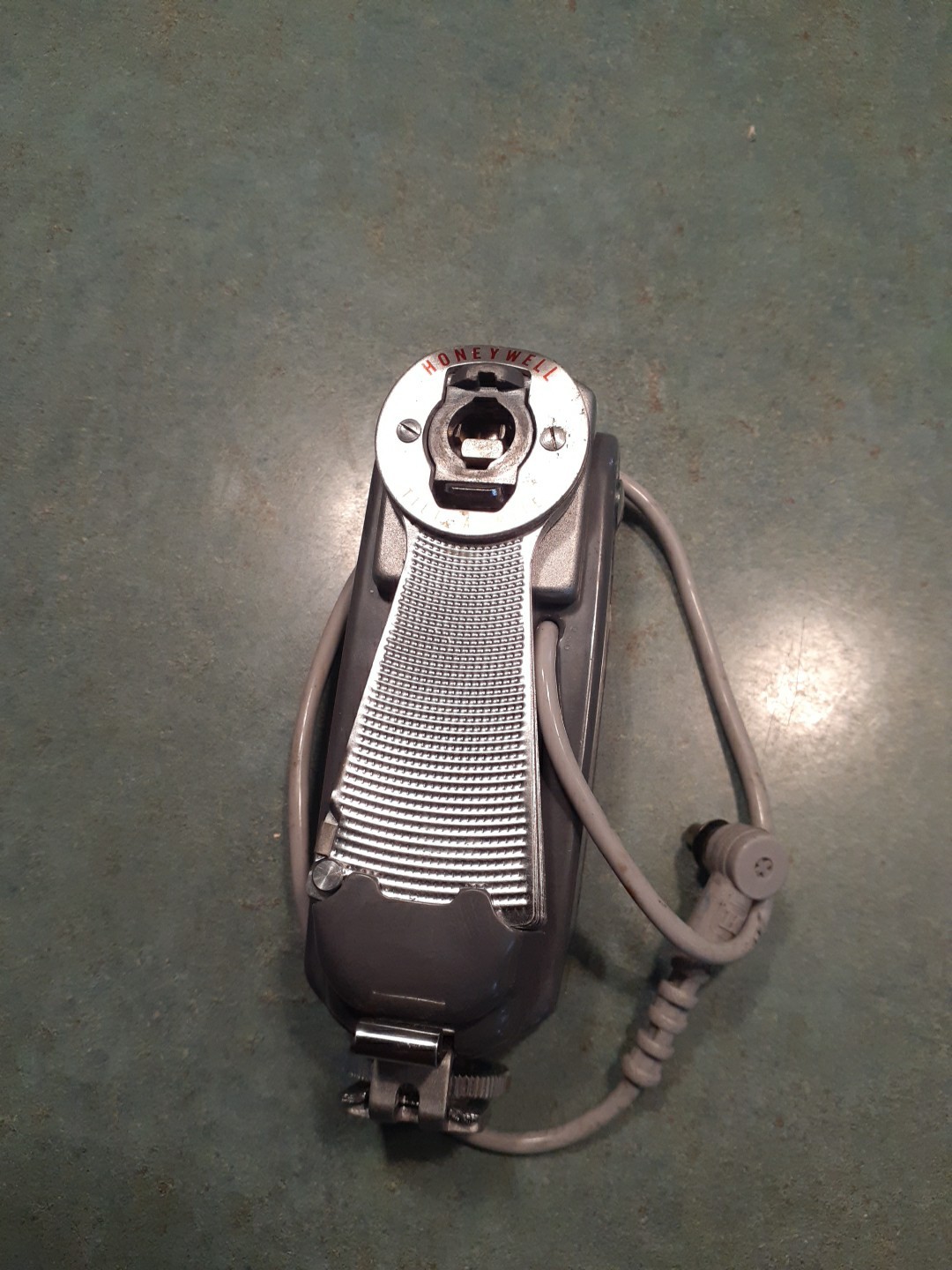 Honeywell Tilt-A-Mite Camera Flash Unit Collapsible Fan Style – Vintage