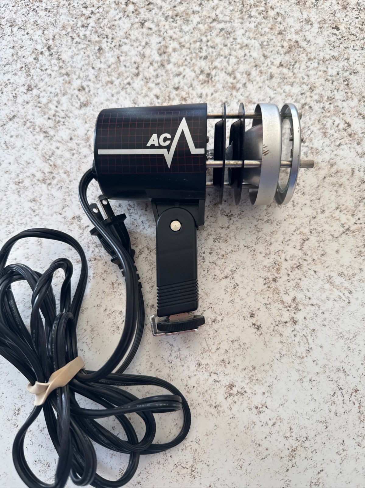 HARWOOD PLUS POWER V-150AC VIDEO CAMERA LIGHT – Needs New Bulb