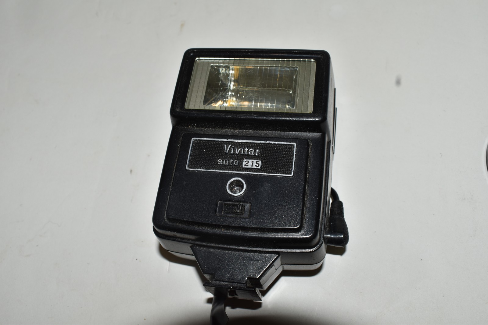 Vivitar Auto 215 Electronic Camera Strobe Flash (QBG76)