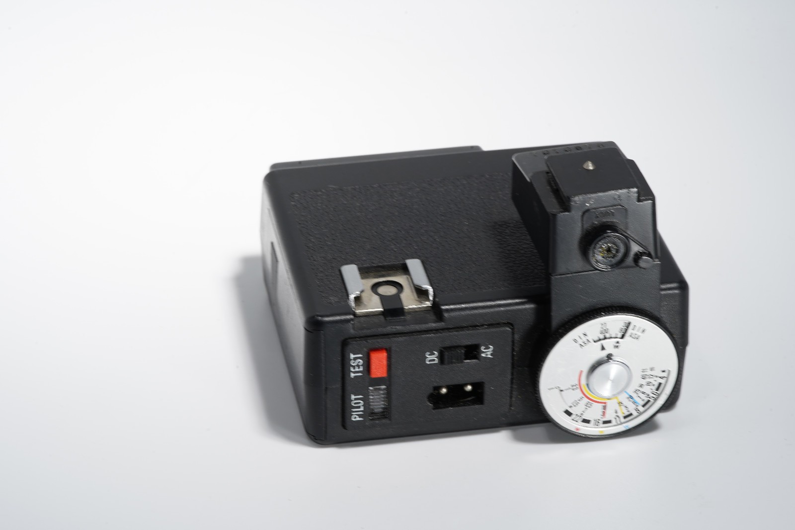 Soligor MK-10A Directional Hot Shoe Flash – Made in Japan – TESTED WORKING GOOD!
