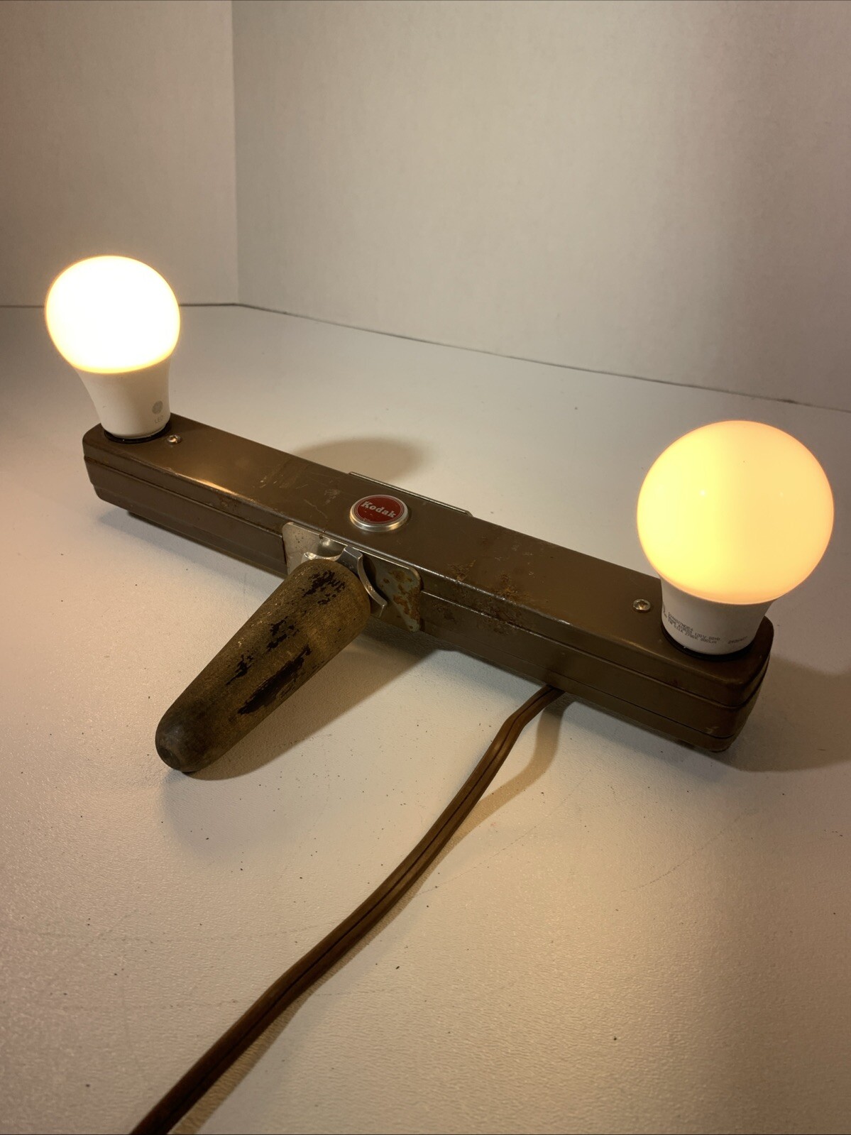 Vintage Kodak Brownie Model 1 Hand Held 2-lamp Movie Light Retro Camera Decor
