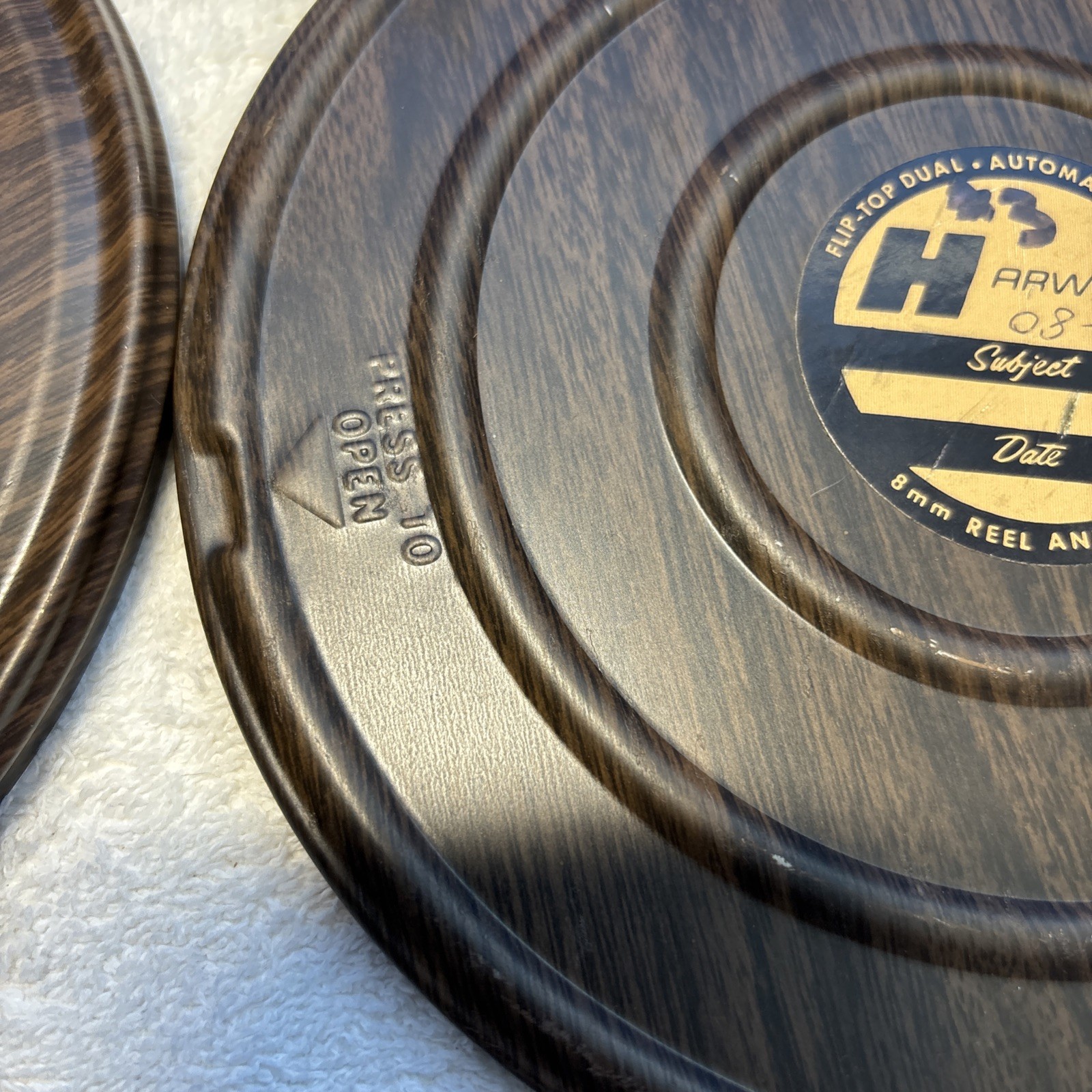 2 Dual 8 Harwood Flip-Top Dual Woodgrain Can with Harwood Reel / Kodak Reel READ