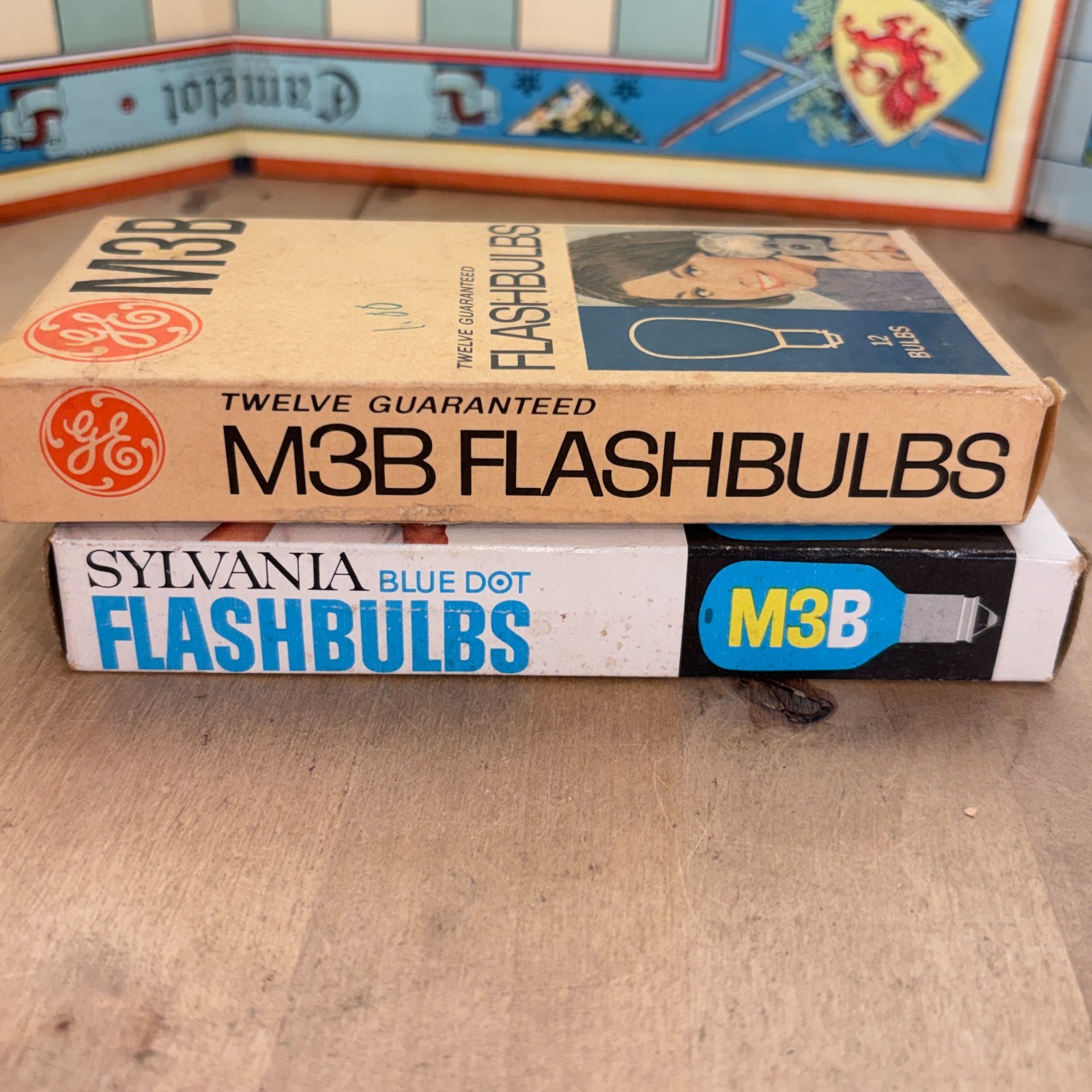 Vintage Lot of 24 Sylvania and GE Blue Dot Flashbulbs M3B
