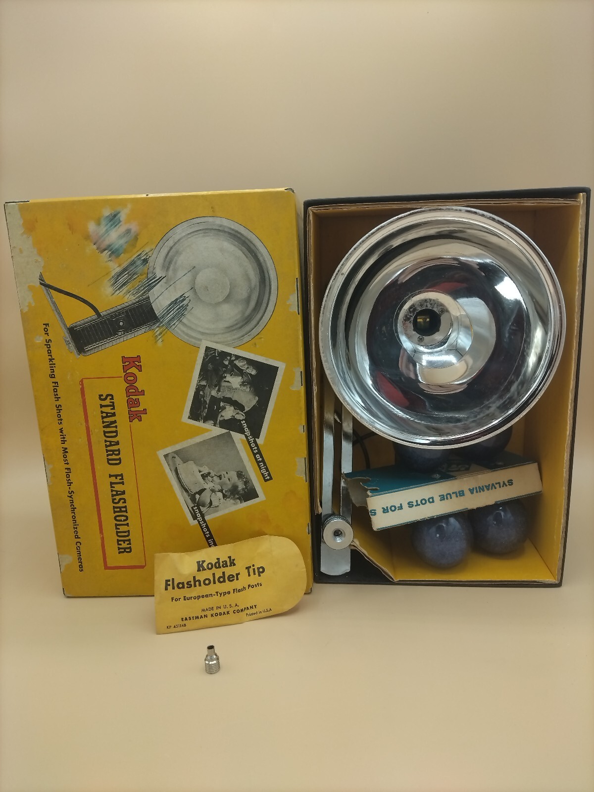 Vintage Kodak Standard Flasholder 720 IOB w/ 4 Blue Dot Sylvania Lamps Bundle
