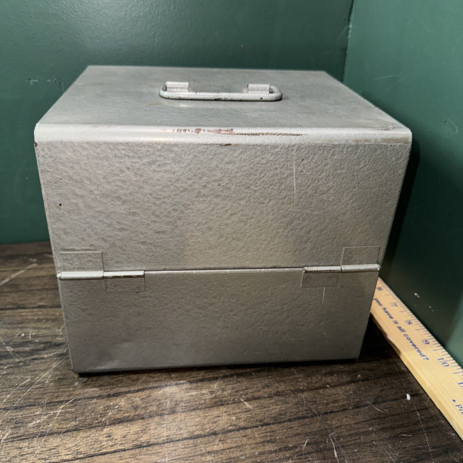Vintage 8 mm carry case 12 slots and six reels with Splicer