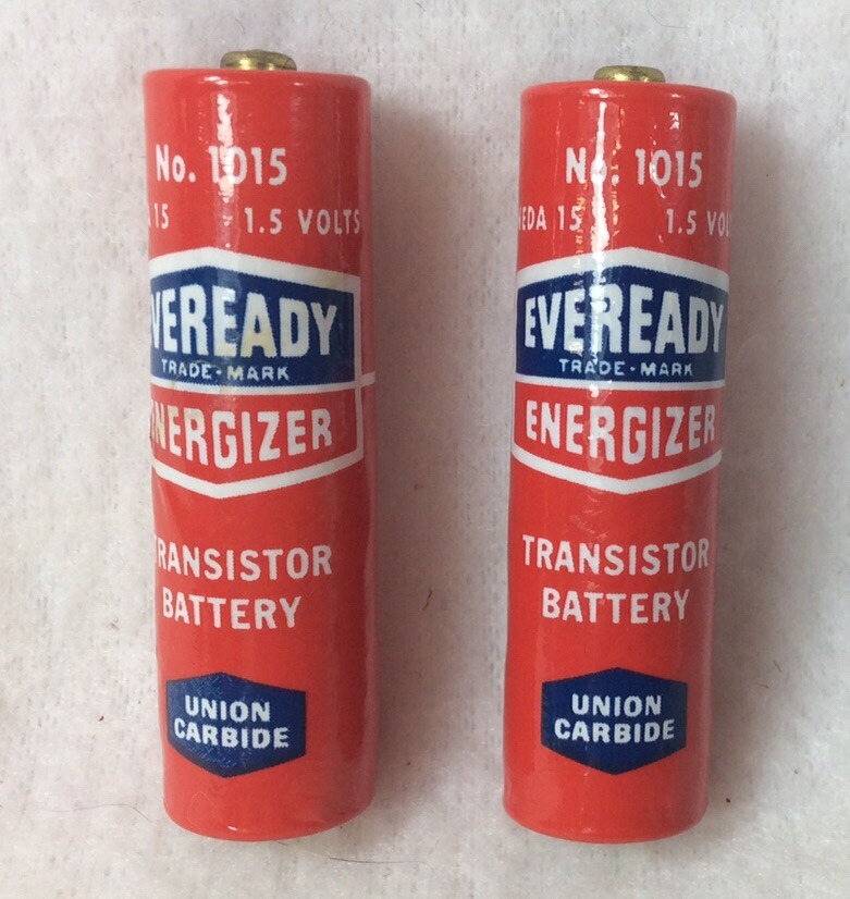 Vtg EVEREADY “Nine Lives” Photographic Flash No.460 45volts, & 2AA Batteries