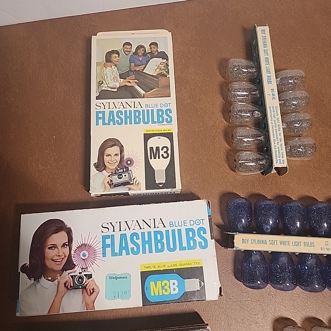 Vintage Sylvania Blue Dot Flashbulbs – M3 – M3B – M2