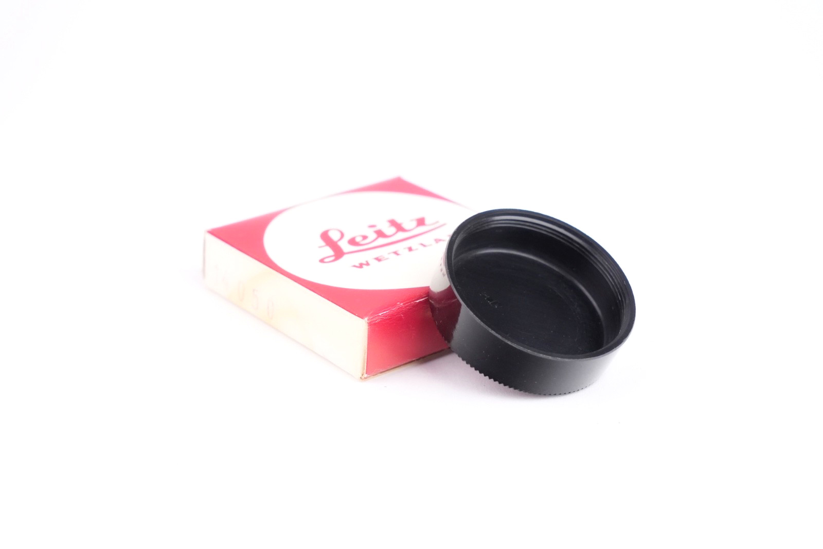Leica / Leitz accessory. M39 / LTM Rear Lens Cap #14050 Black.