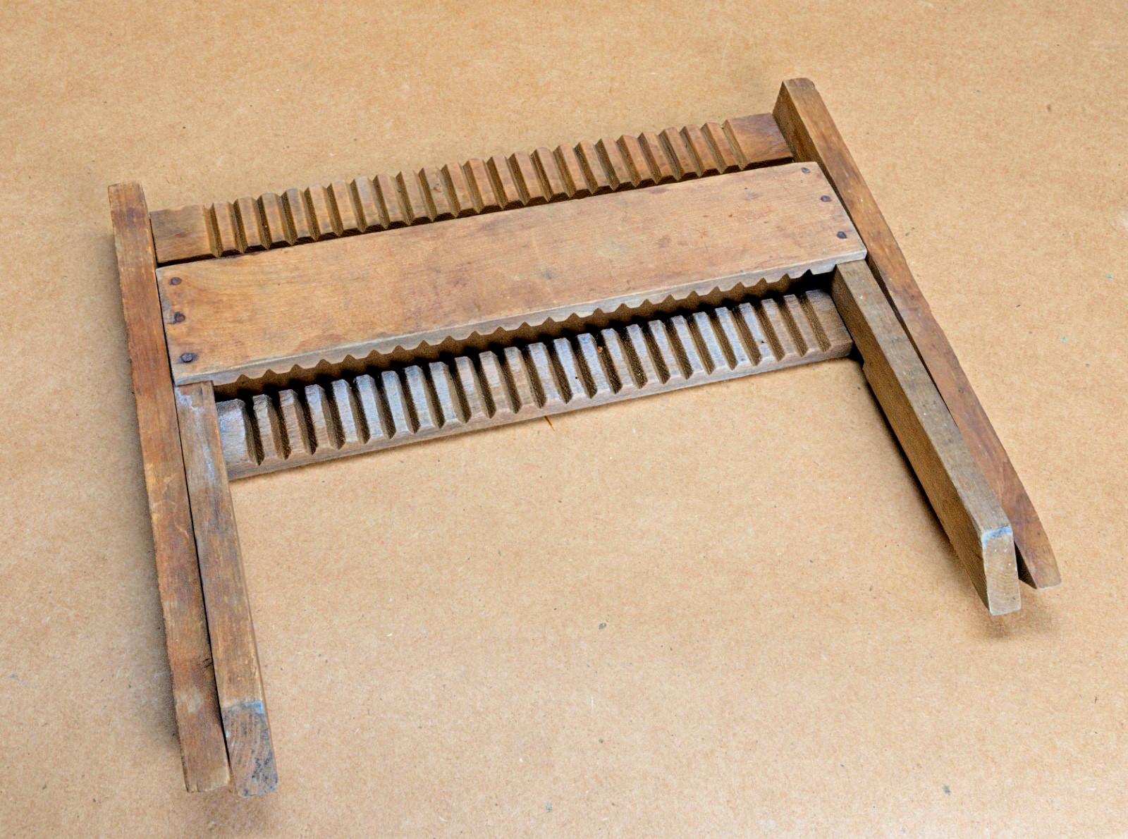 ✅ WET GLASS PLATE -ANTIQUE WOOD DRYING RACK