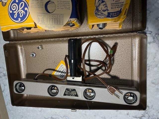 Vintage Acme Lite, Mov-E-Lite Spotlight, Chicago with 3 Bulbs & Holding Bar