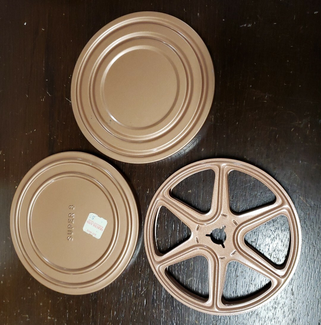 Lot of 2 Vintage 5.25″ Super 8 & 6″ Compco Metal 8mm Film Reels w Canisters
