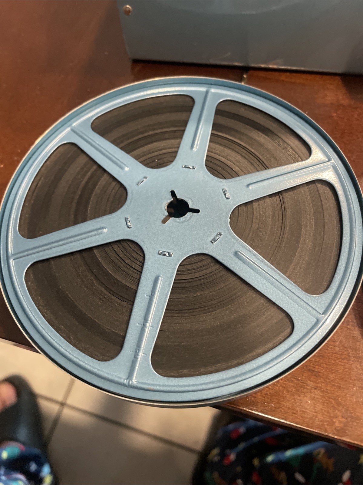 5 Vintage 5″ Metal Regular 8mm Movie Reels in Metal Cases with Metal Carry Case