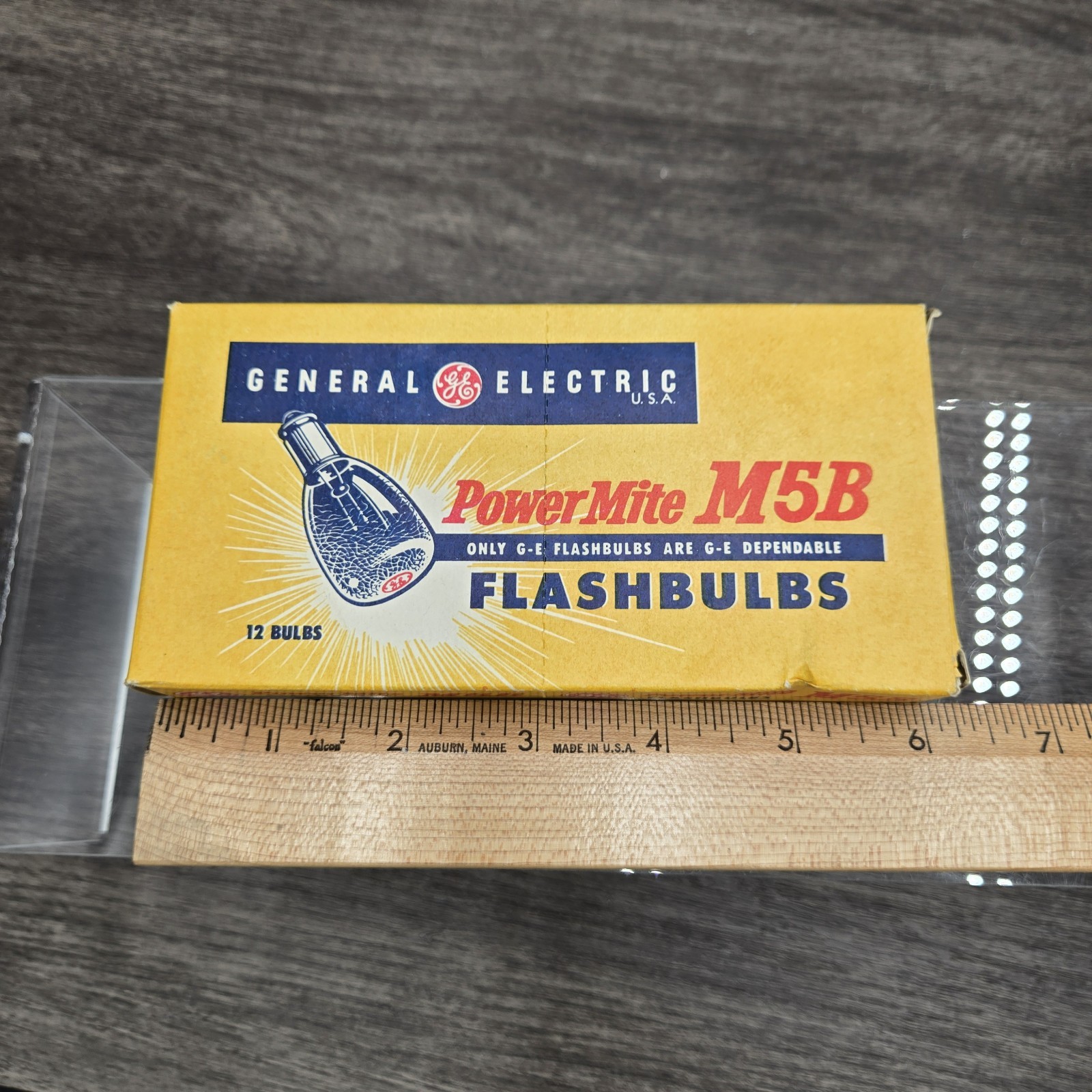 Vintage GE PowerMite M5B Flashbulbs Box of 12 General Electric Photography