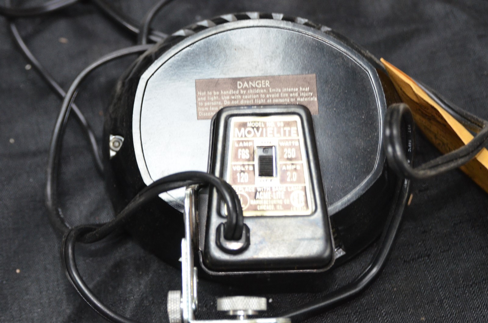 Acme-Lite Model 96 Cameralite 250 Watts 120 Volt SUPER 8 Camera NOS NEW Vintage