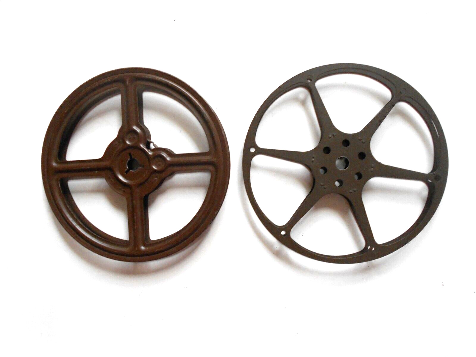 2 – 5″ Unbranded Metal Regular 8mm 200 ft. reels & Cans