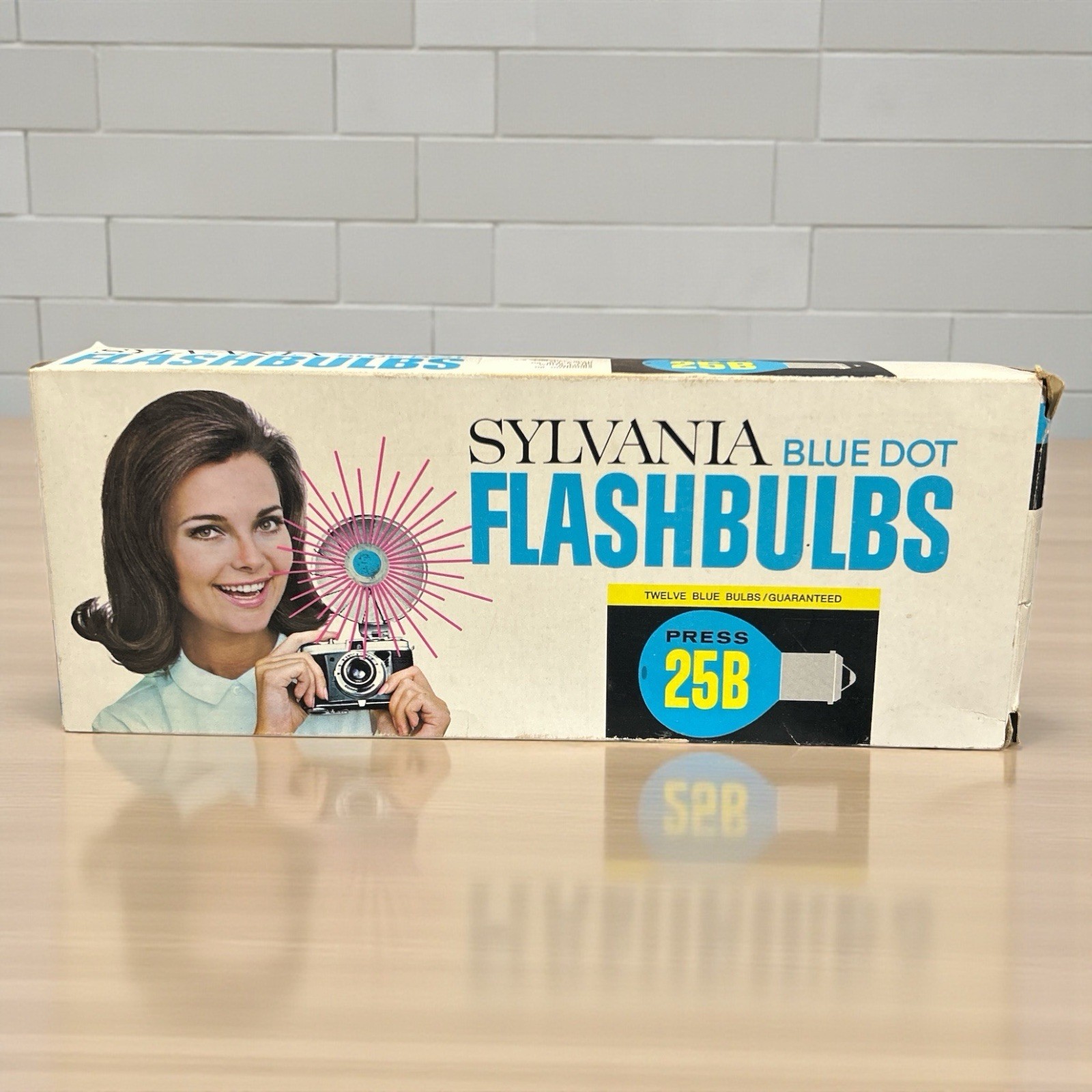 7 Vintage Sylvania Blue Dot Flash Bulbs Press 25B Flashbulbs For Camera