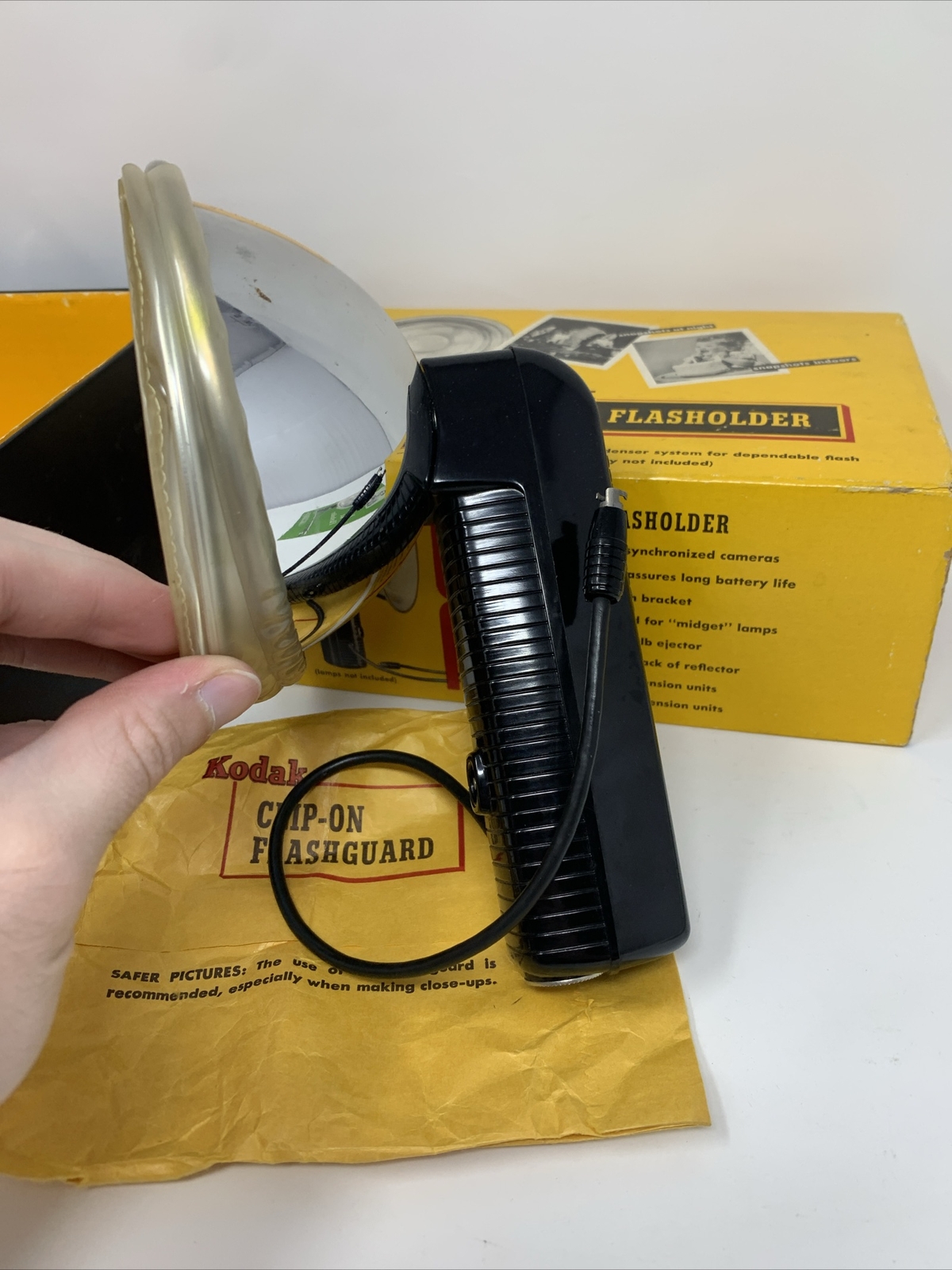 VINTAGE 1950’s KODAK STANDARD FLASHOLDER – With Original Book. Read Description