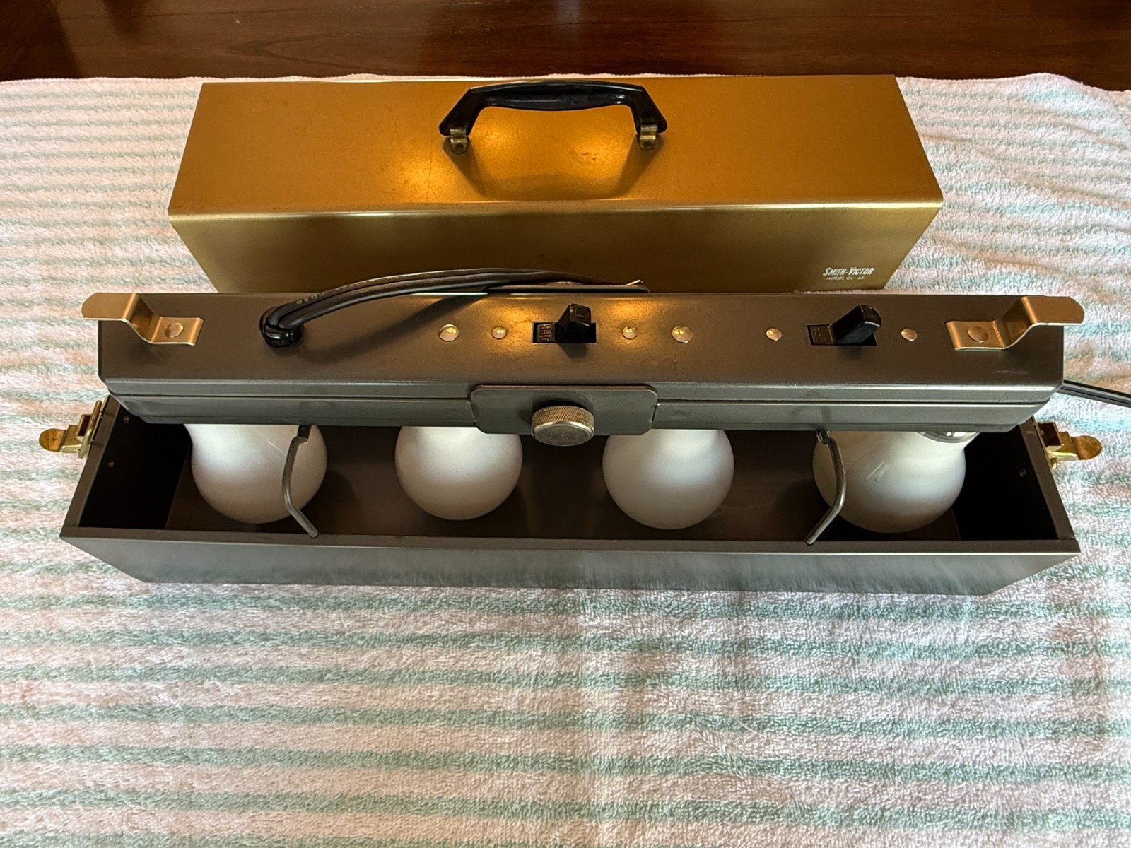 Vintage Smith – Victor Model GL-43 Vintage Movie & Photography Spot Light Bar