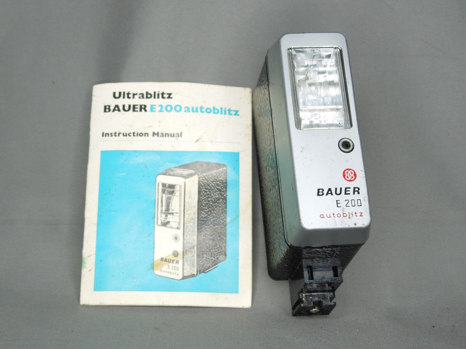 Vintage German Ultrablitz Bauer E200 Autoblitz Flash w/ Cord & Manual +Carrycase