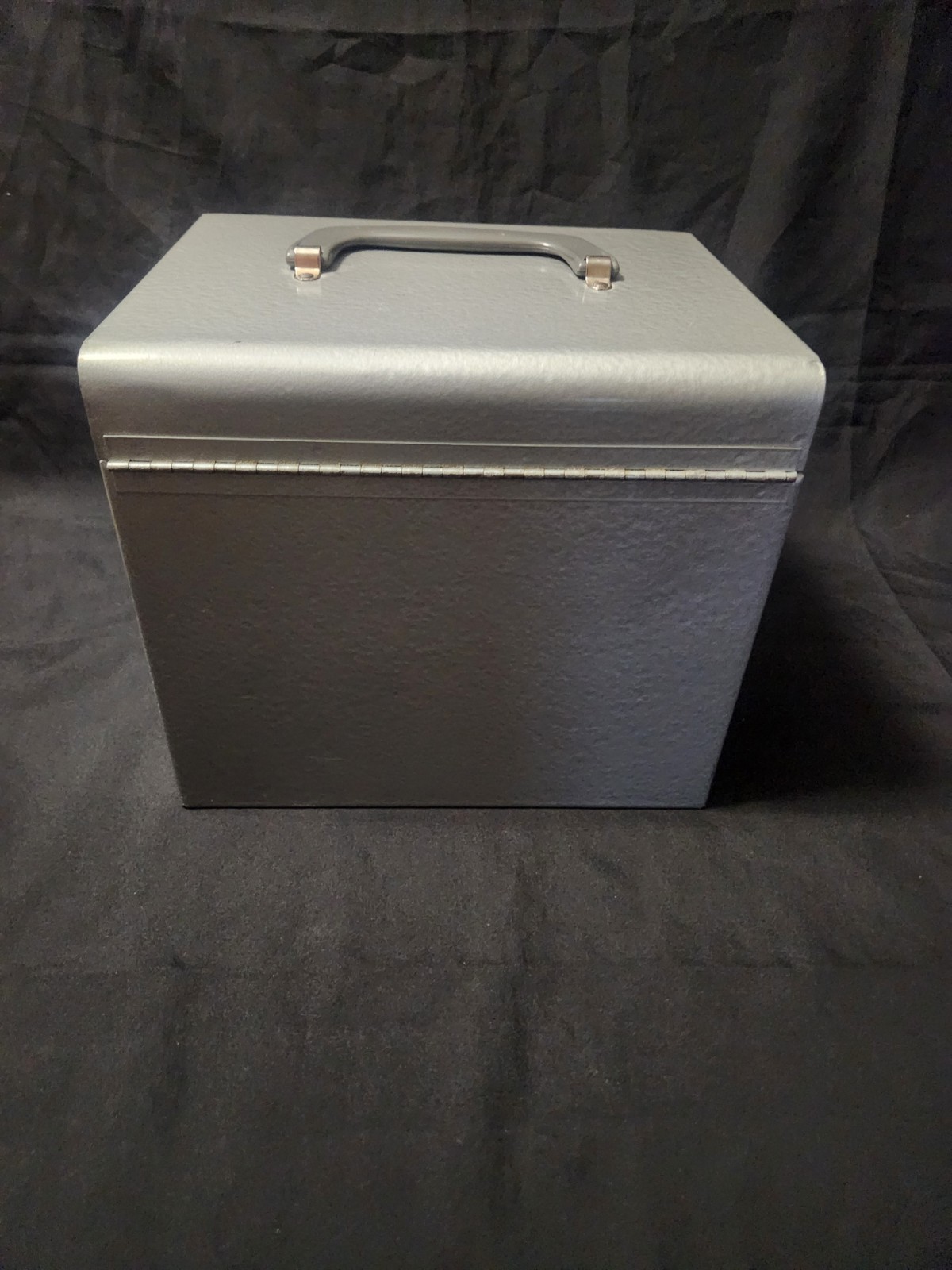 Vintage 8mm Movie Reel Metal Storage Box 12 Slots With Four 8 MM Cases Bruce