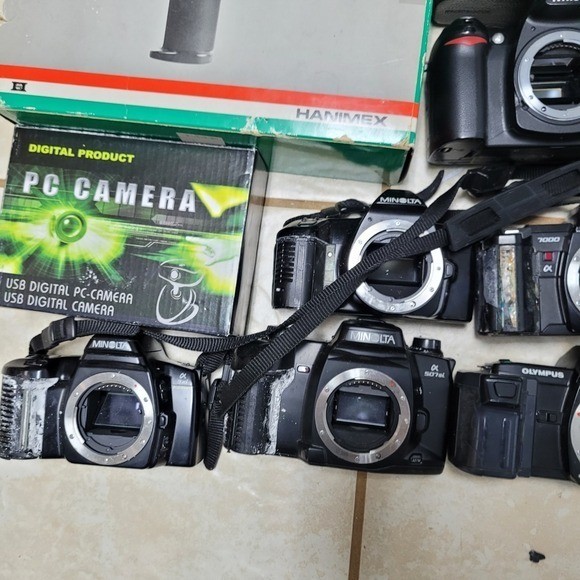 Vintage 35mm Film Camera Bundle For Parts Minolta Canon Nikon Fujica Hanimex