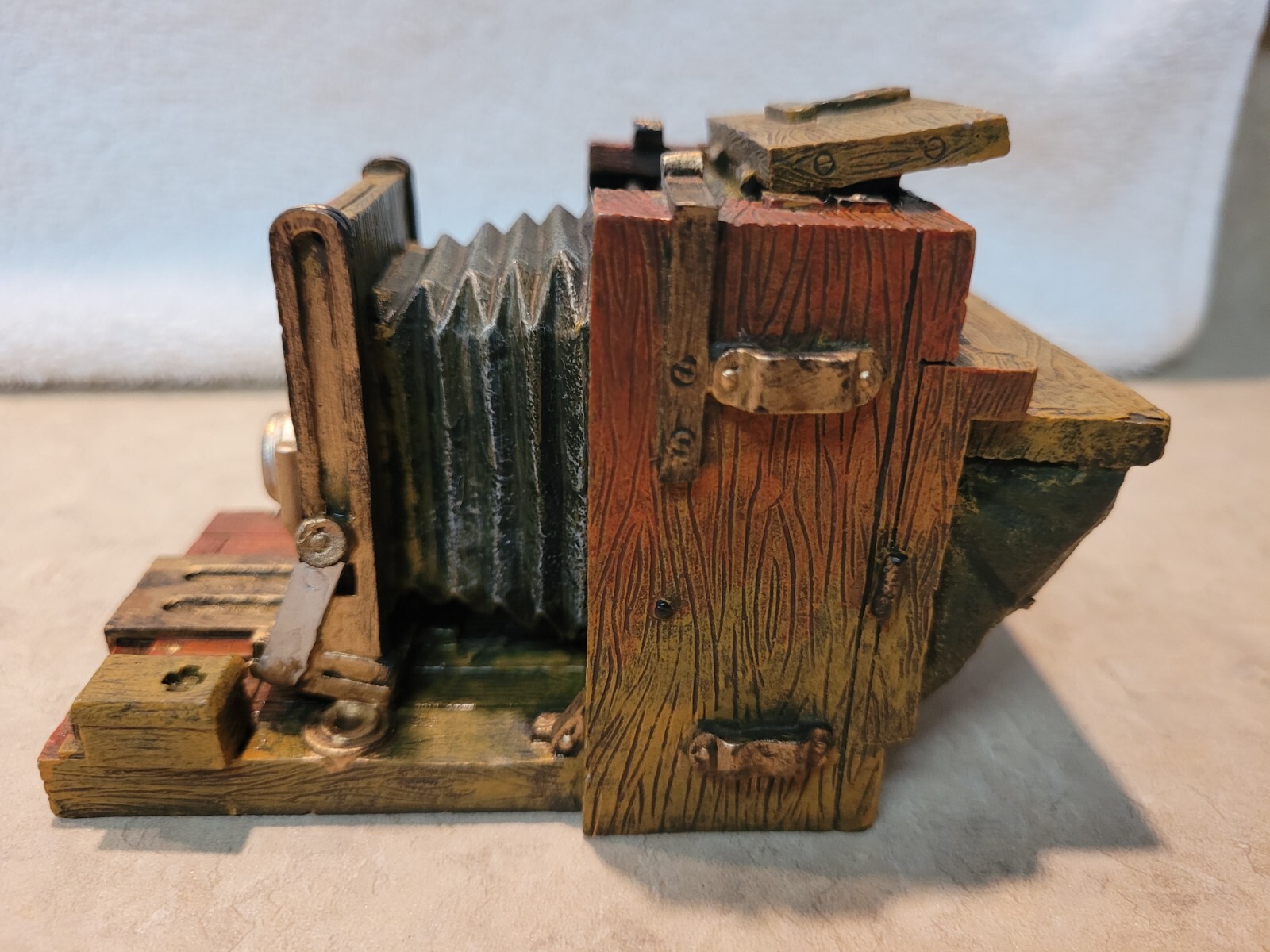 Darice Antique Style Camera Photo Or Card Holder – Early 19th Century Camera