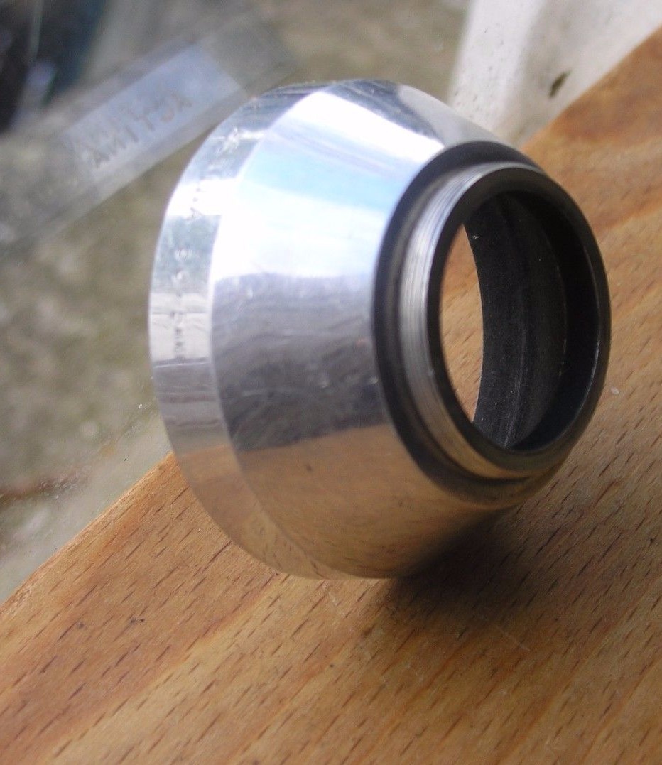alloy actina 30.5mm screw in shade gb Lens hood
