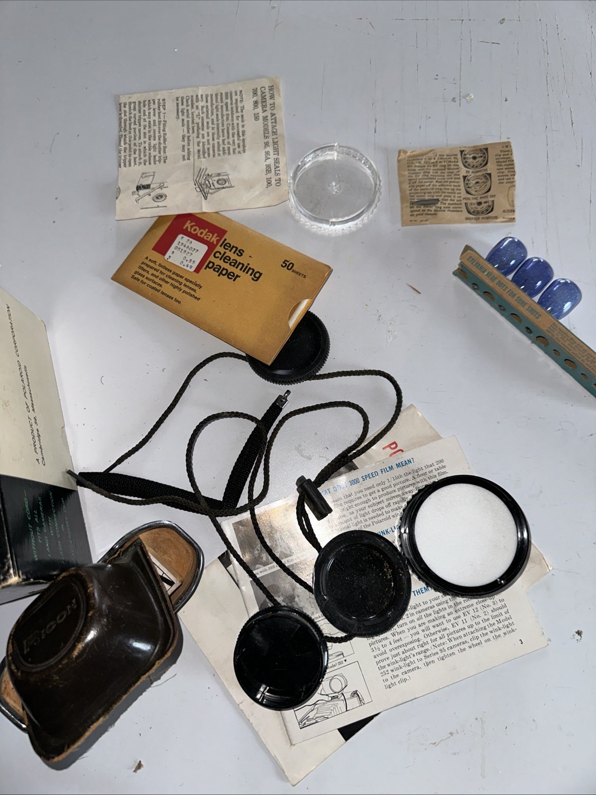POLAROID WINK LIGHT MODEL 250 VINTAGE CAMERA ACCESSORIES LOT Flash Bulbs Kodak