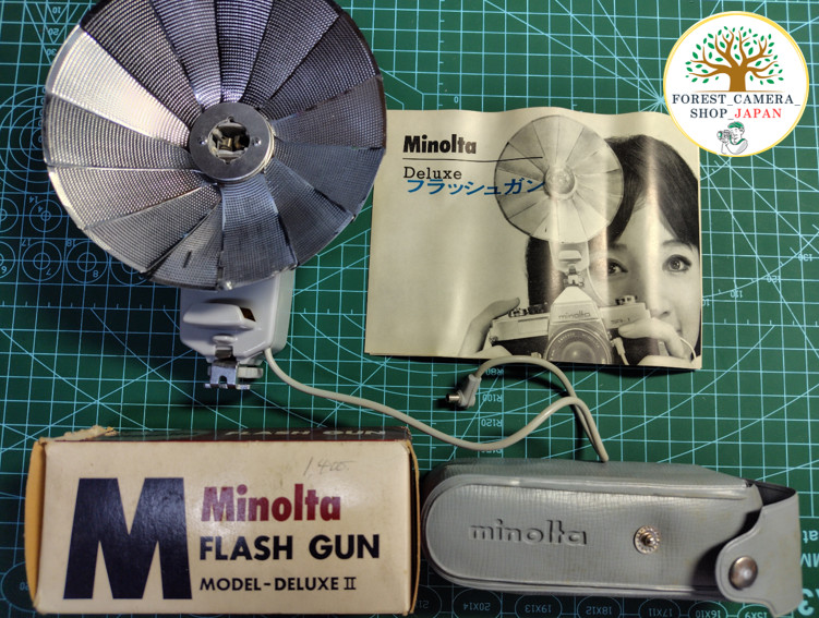【AS-IS】Vintage Minolta Flash Gun Deluxe II（for AG,Philip Type, Swan Type Bulbs）