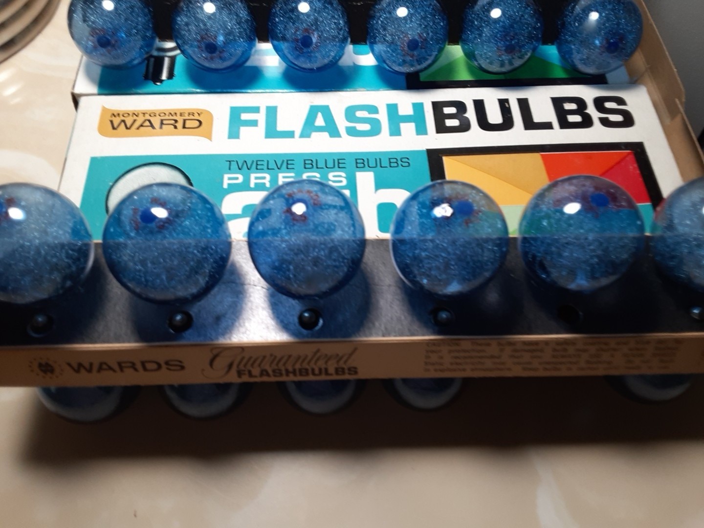 3 packs Vtg Montgomery Ward No. 67-3126 Press 25B blue flashbulbs 35 bulbs